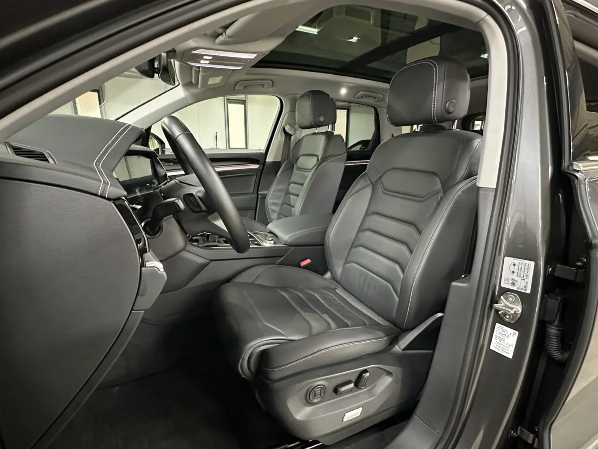 3.0 TSi eHybrid PHEV 4MOTION Elegance | Pano | Head-up | premium audio |