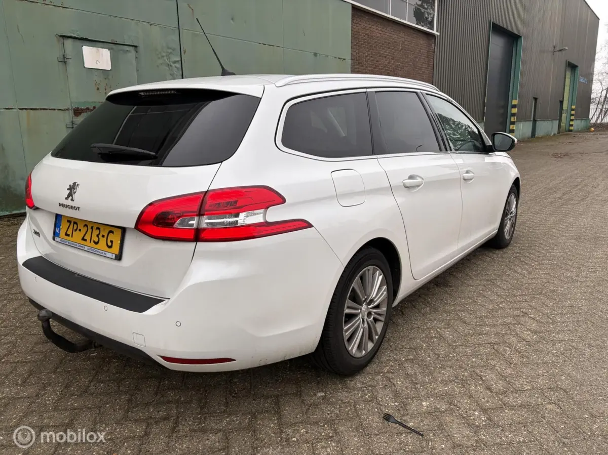 1.2 PureTech Blue Lease Premium