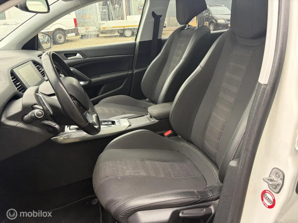 1.2 PureTech Blue Lease Premium