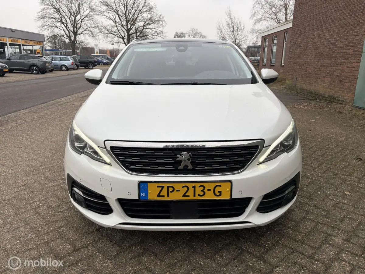 1.2 PureTech Blue Lease Premium