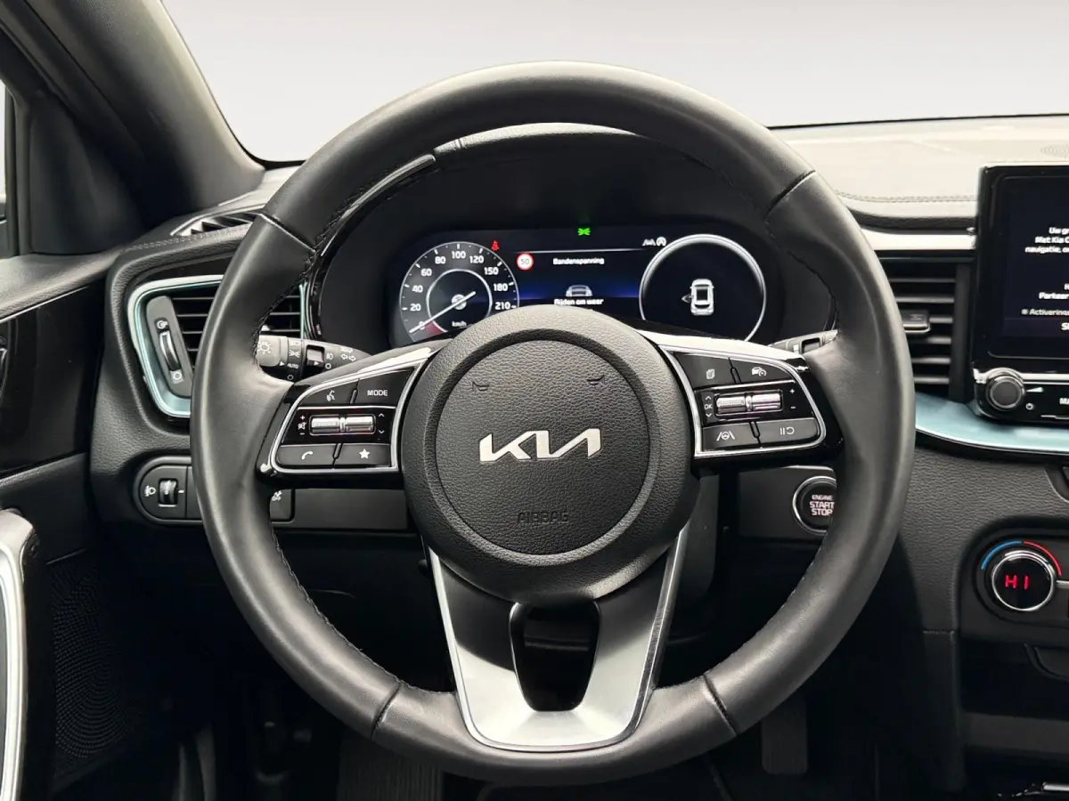 1.0 T-GDi Design Edition | Camera | LED | Stoel + Stuurverwarming | Apple Carplay / Android Auto | Halfleder