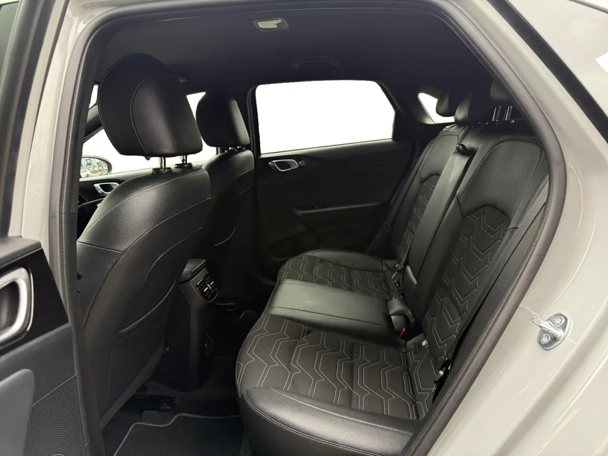 1.0 T-GDi Design Edition | Camera | LED | Stoel + Stuurverwarming | Apple Carplay / Android Auto | Halfleder