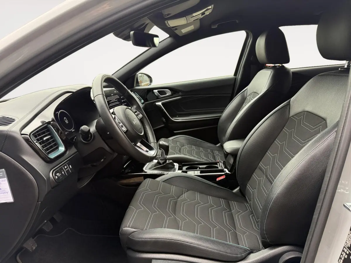 1.0 T-GDi Design Edition | Camera | LED | Stoel + Stuurverwarming | Apple Carplay / Android Auto | Halfleder
