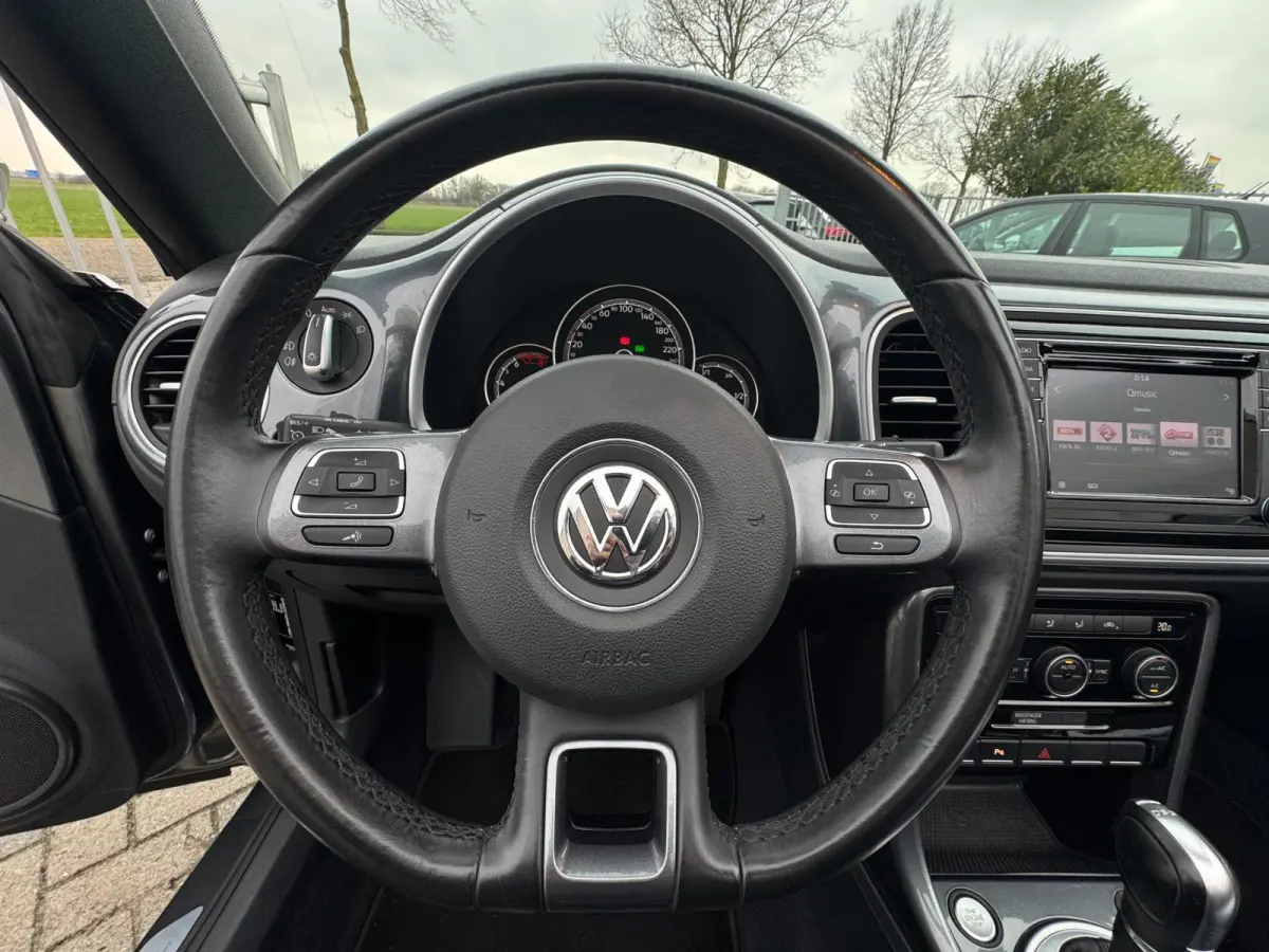 Coccinelle 1.2 TSI Exclusive Series CAMERA / AUTOMAAT / PDC / NAVI / CHROMEDELEN EXT.