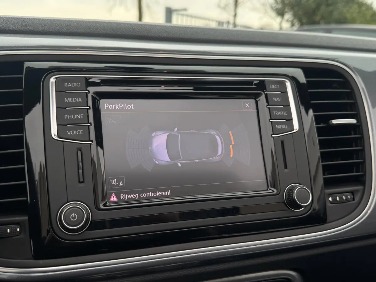 Coccinelle 1.2 TSI Exclusive Series CAMERA / AUTOMAAT / PDC / NAVI / CHROMEDELEN EXT.