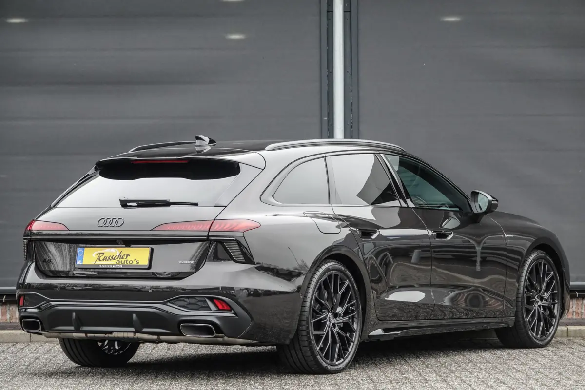 Edition One | e-hybrid 299Pk | Quattro | Plug-in Hybrid | MMI Bijrijdersdisplay | 360° Camera | AWD-Besturing | Madeira Brown | 21''