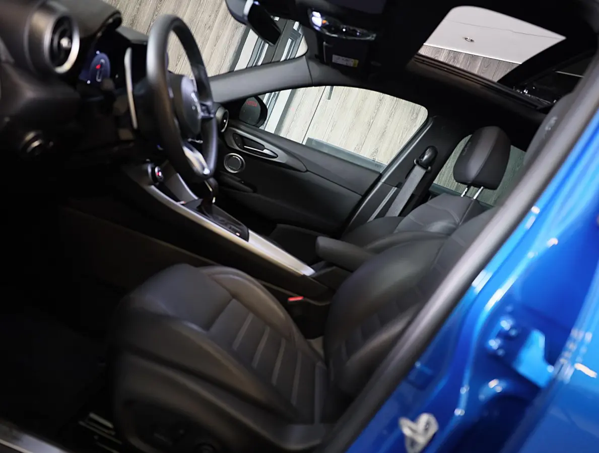 1.5T Hybrid Veloce / Acc / Lane Assist / Leder / 360 Camera / HK / Open Pano / Led / Pdc / 20 Inch