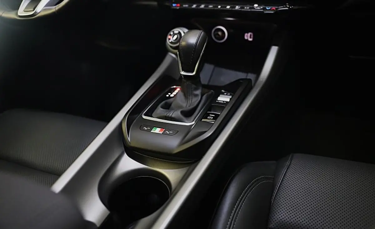 1.5T Hybrid Veloce / Acc / Lane Assist / Leder / 360 Camera / HK / Open Pano / Led / Pdc / 20 Inch