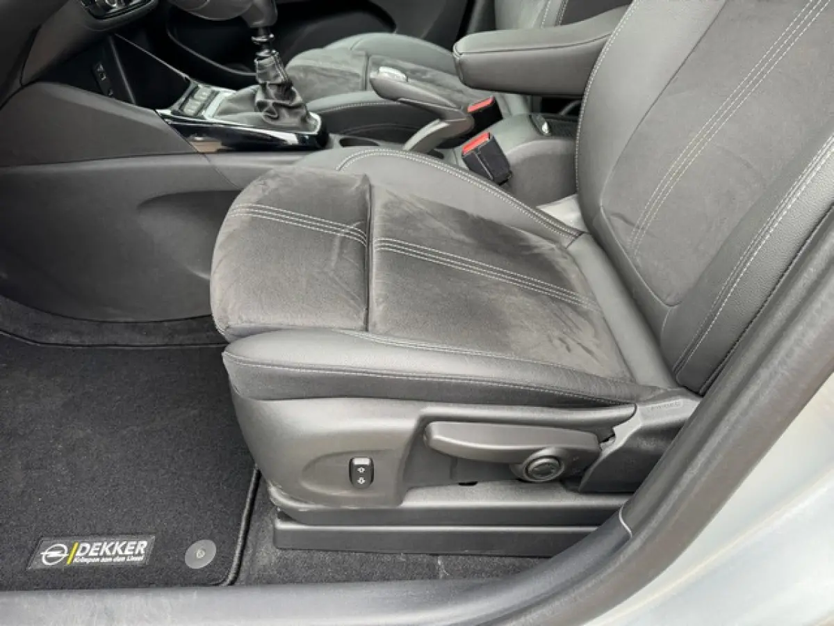 1.2 Turbo Ultimate met Navi/Camera, AGR met Alcantara, 17inch