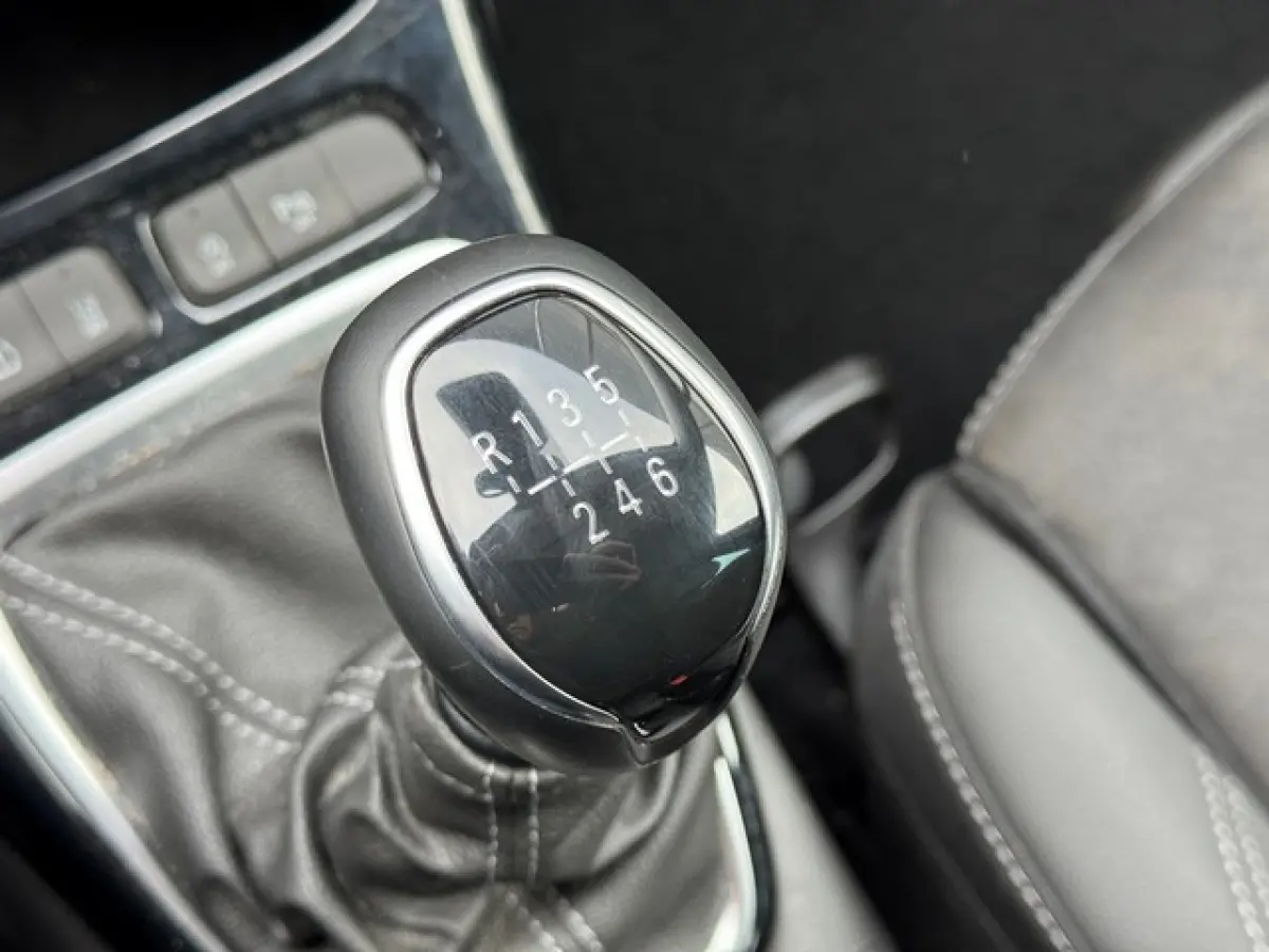 1.2 Turbo Ultimate met Navi/Camera, AGR met Alcantara, 17inch