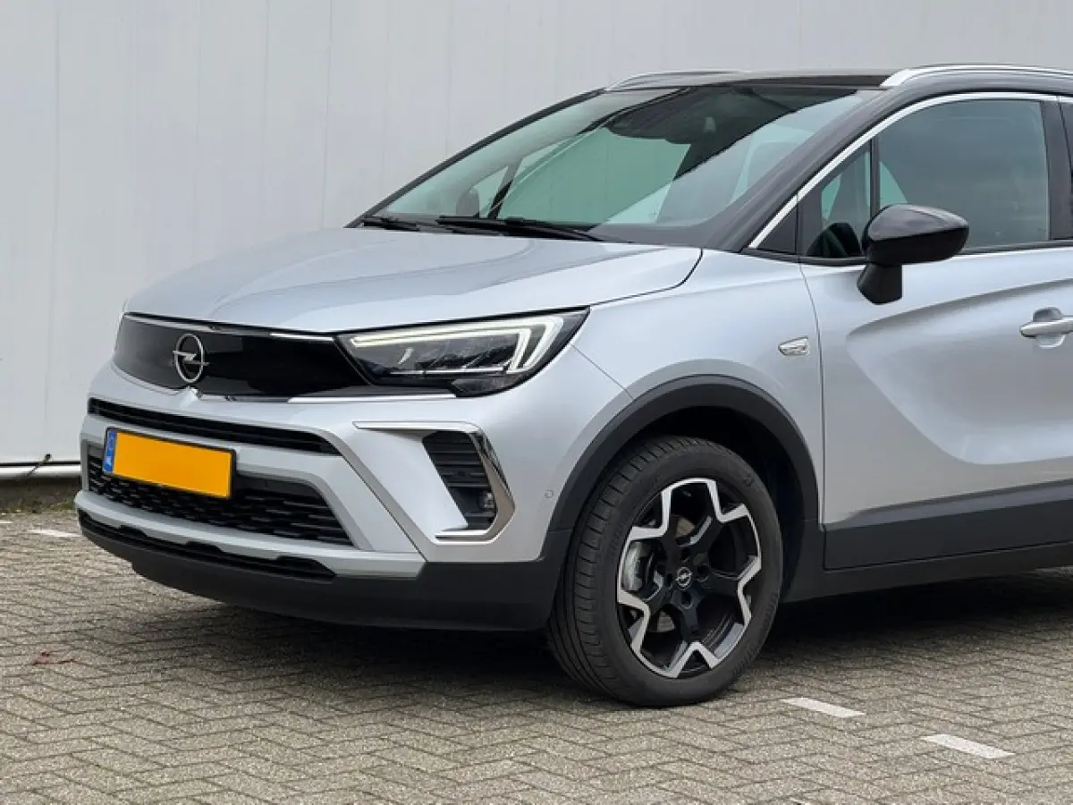 1.2 Turbo Ultimate met Navi/Camera, AGR met Alcantara, 17inch