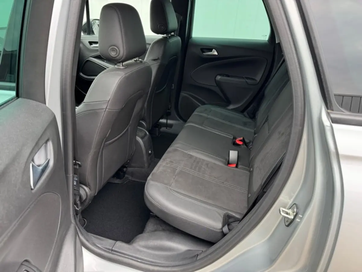 1.2 Turbo Ultimate met Navi/Camera, AGR met Alcantara, 17inch