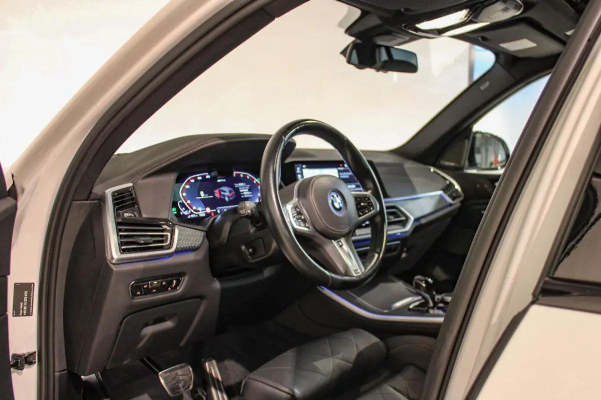 xDrive45e High Executive M-sport Pro SKYL | LASER