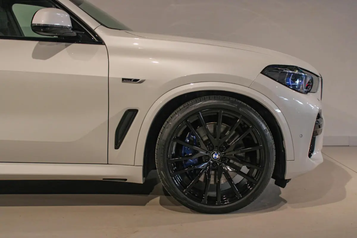 xDrive45e High Executive M-sport Pro SKYL | LASER