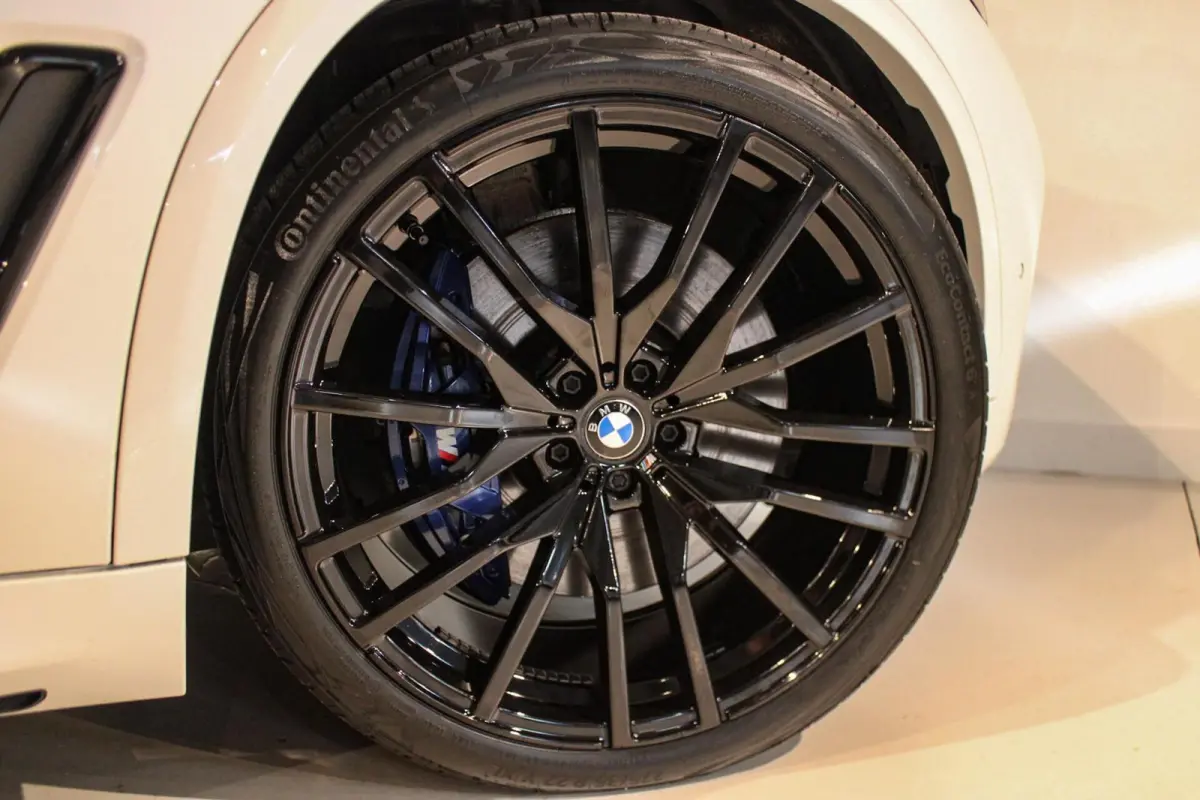 xDrive45e High Executive M-sport Pro SKYL | LASER