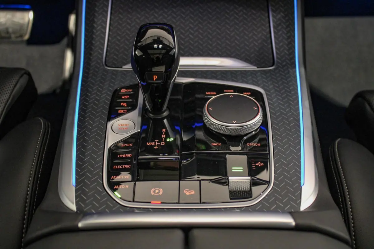 xDrive45e High Executive M-sport Pro SKYL | LASER