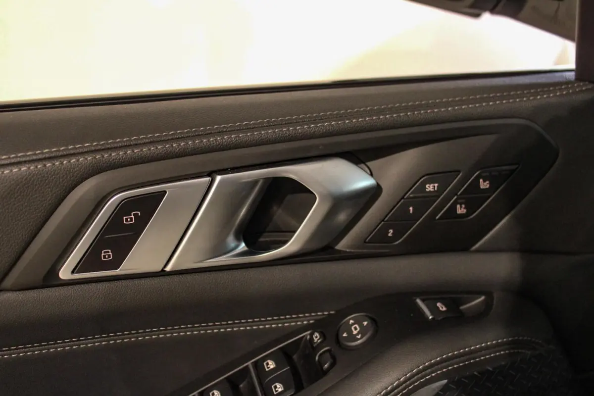 xDrive45e High Executive M-sport Pro SKYL | LASER