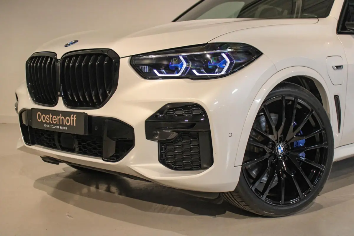 xDrive45e High Executive M-sport Pro SKYL | LASER
