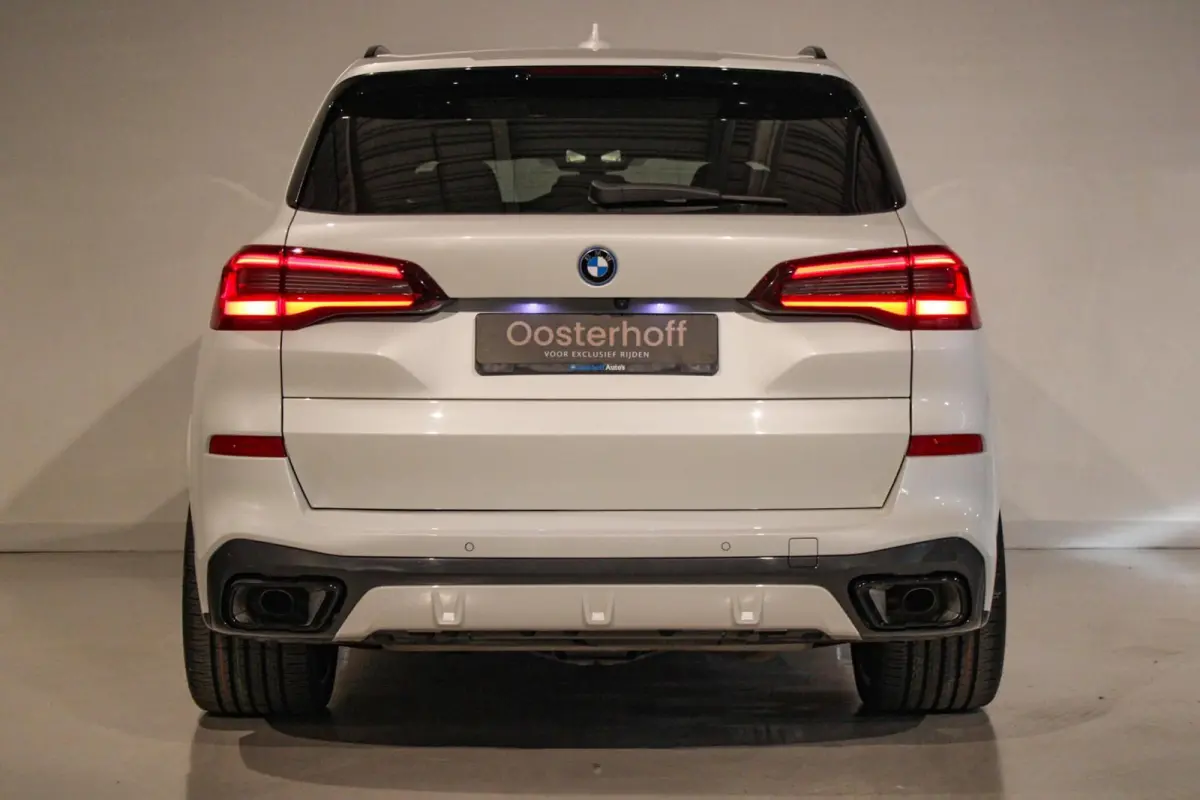 xDrive45e High Executive M-sport Pro SKYL | LASER
