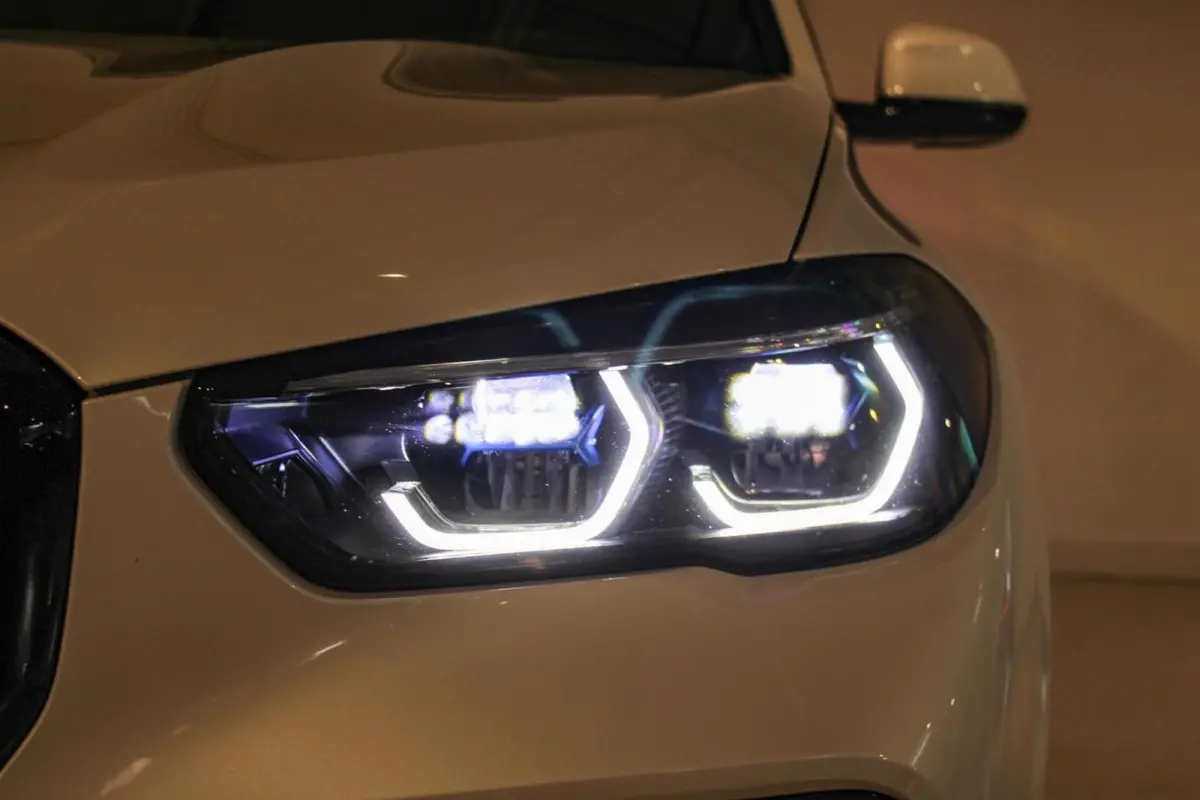 xDrive45e High Executive M-sport Pro SKYL | LASER