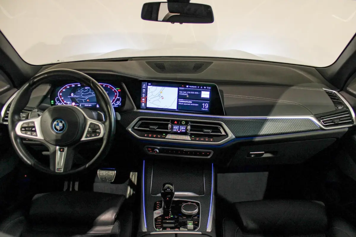 xDrive45e High Executive M-sport Pro SKYL | LASER