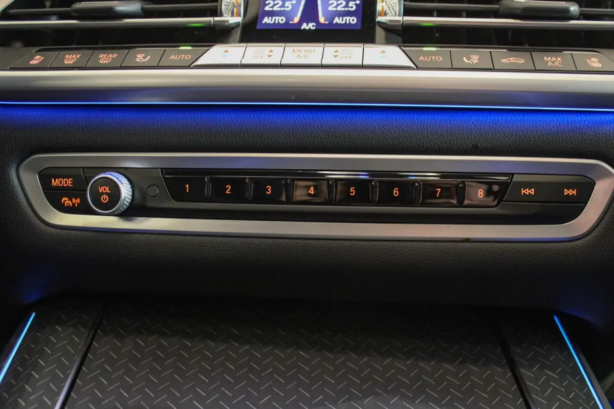 xDrive45e High Executive M-sport Pro SKYL | LASER