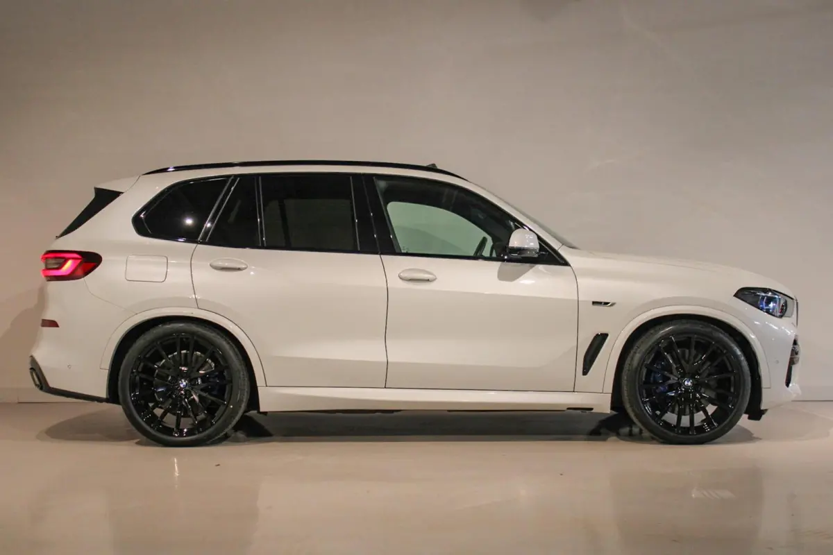 xDrive45e High Executive M-sport Pro SKYL | LASER