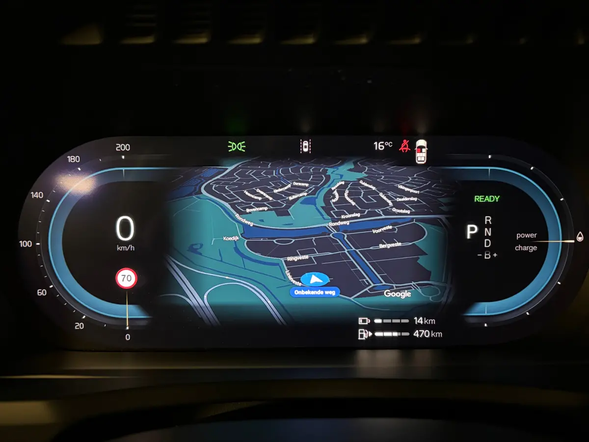 T8 AWD Recharge Ultra Dark | Luchtvering | 360° Camera | Head-Up Display | Harman Kardon | 455pk | Adaptieve Cruise Control | Stoelverwarming voor+achter | Stuurwielverwarming | Schuifdak |