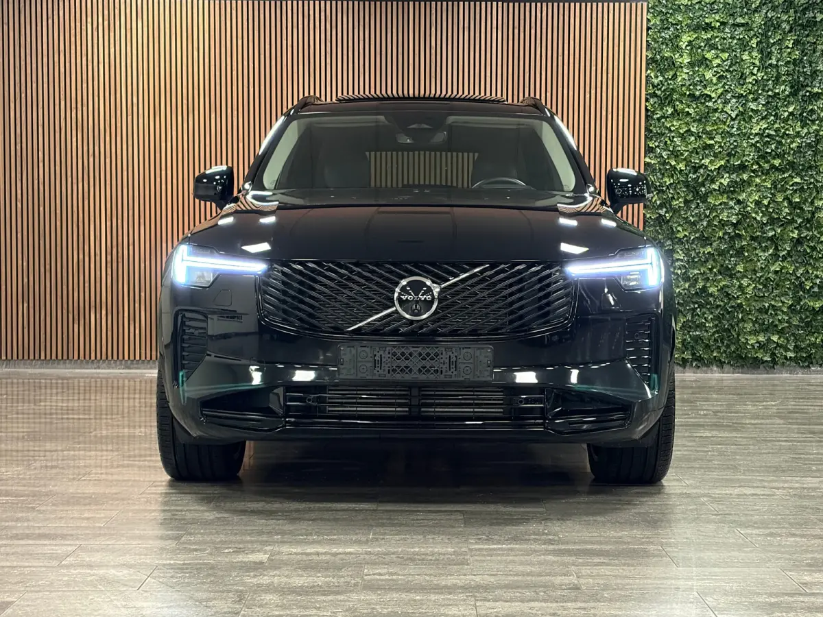T8 AWD Recharge Ultra Dark | Luchtvering | 360° Camera | Head-Up Display | Harman Kardon | 455pk | Adaptieve Cruise Control | Stoelverwarming voor+achter | Stuurwielverwarming | Schuifdak |