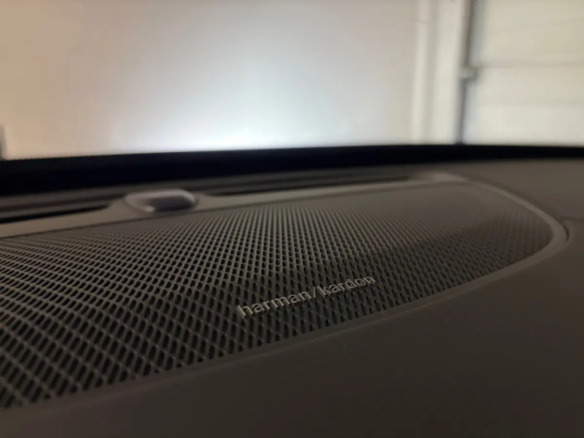 T8 AWD Recharge Ultra Dark | Luchtvering | 360° Camera | Head-Up Display | Harman Kardon | 455pk | Adaptieve Cruise Control | Stoelverwarming voor+achter | Stuurwielverwarming | Schuifdak |