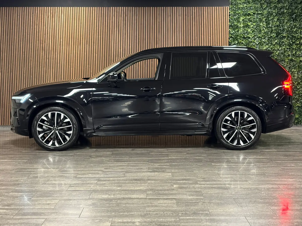 T8 AWD Recharge Ultra Dark | Luchtvering | 360° Camera | Head-Up Display | Harman Kardon | 455pk | Adaptieve Cruise Control | Stoelverwarming voor+achter | Stuurwielverwarming | Schuifdak |