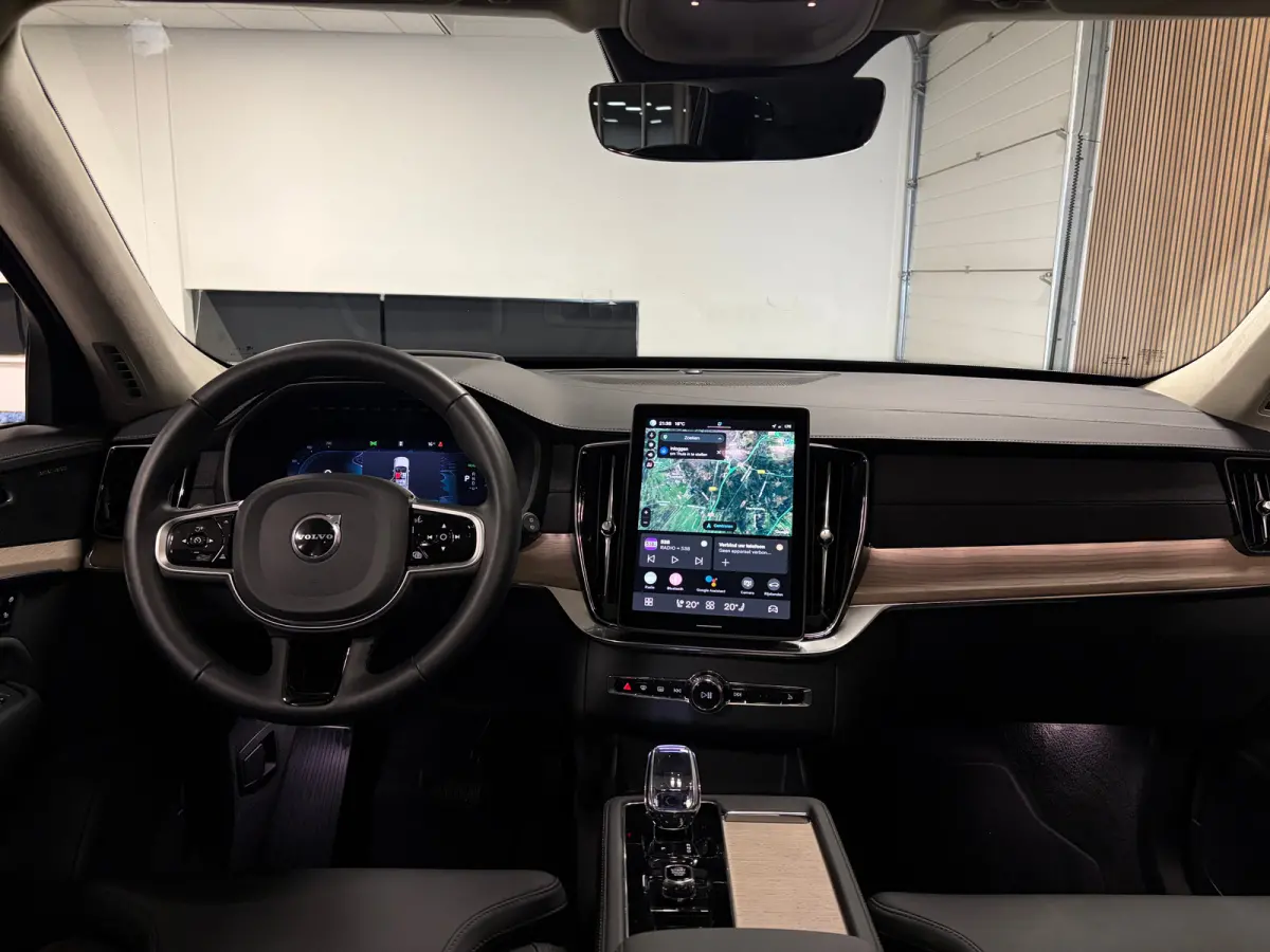 T8 AWD Recharge Ultra Dark | Luchtvering | 360° Camera | Head-Up Display | Harman Kardon | 455pk | Adaptieve Cruise Control | Stoelverwarming voor+achter | Stuurwielverwarming | Schuifdak |