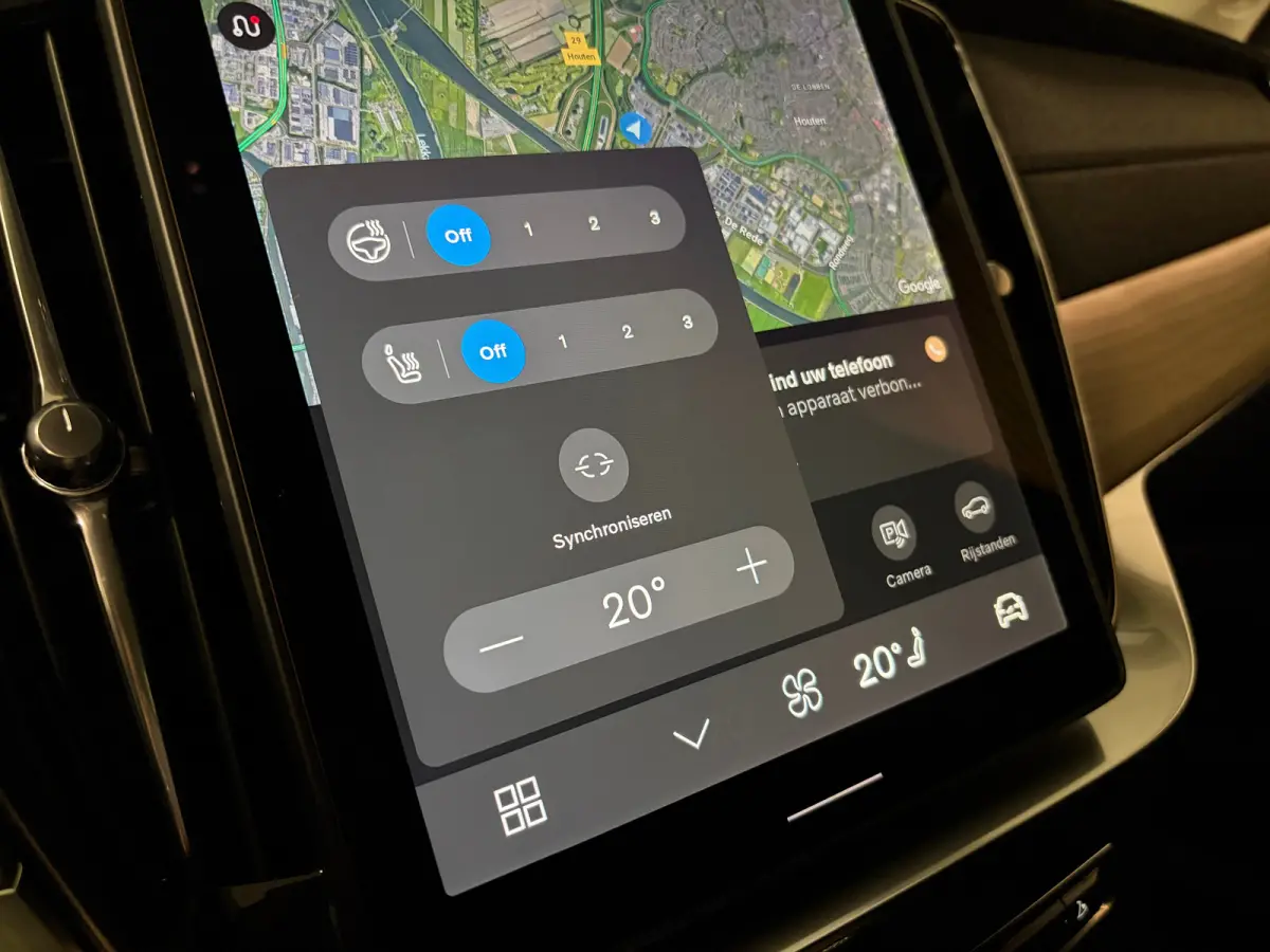 T8 AWD Recharge Ultra Dark | Luchtvering | 360° Camera | Head-Up Display | Harman Kardon | 455pk | Adaptieve Cruise Control | Stoelverwarming voor+achter | Stuurwielverwarming | Schuifdak |