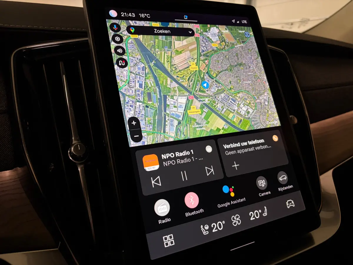 T8 AWD Recharge Ultra Dark | Luchtvering | 360° Camera | Head-Up Display | Harman Kardon | 455pk | Adaptieve Cruise Control | Stoelverwarming voor+achter | Stuurwielverwarming | Schuifdak |