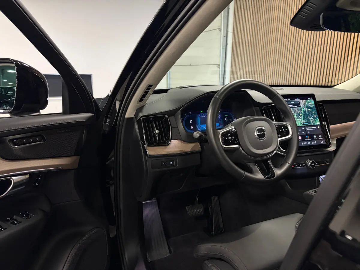 T8 AWD Recharge Ultra Dark | Luchtvering | 360° Camera | Head-Up Display | Harman Kardon | 455pk | Adaptieve Cruise Control | Stoelverwarming voor+achter | Stuurwielverwarming | Schuifdak |