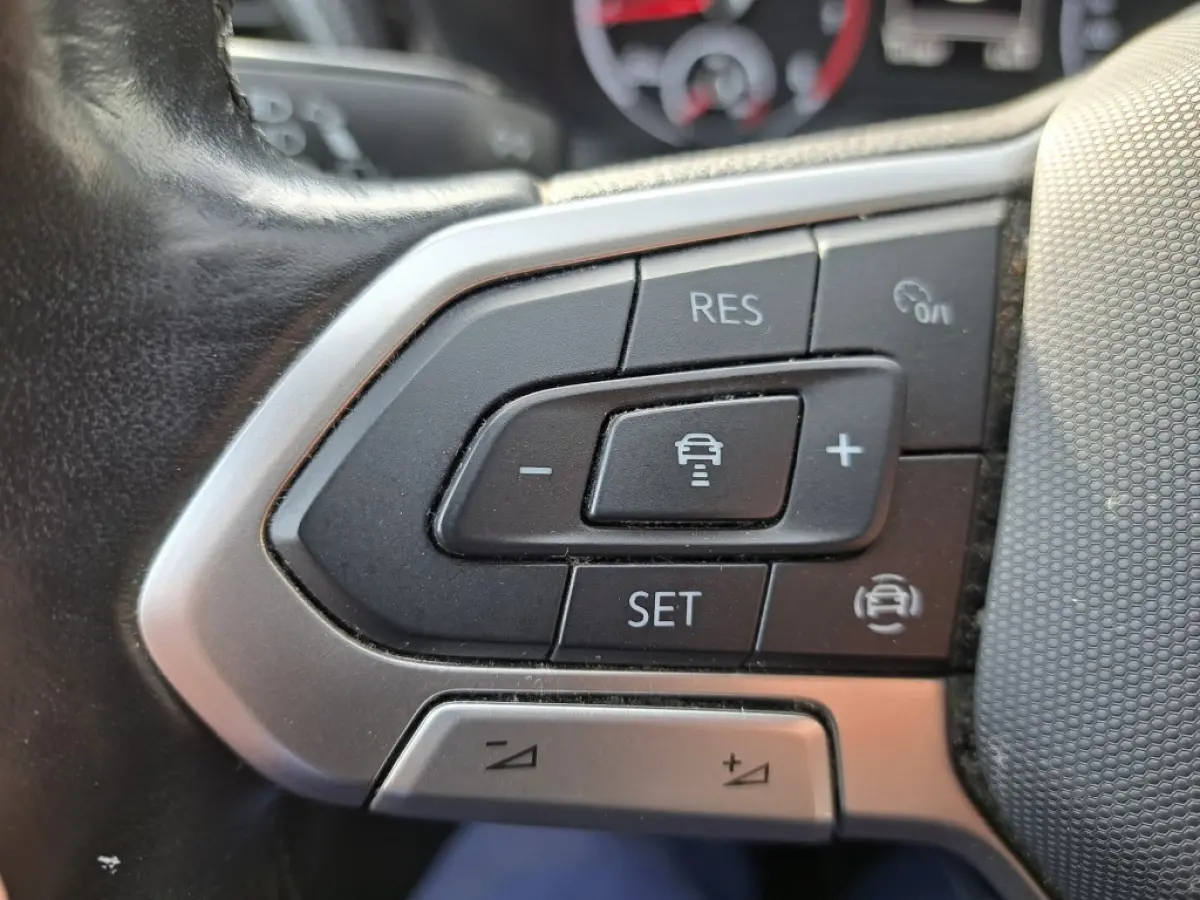 1.0 TSI Life Business 95 Pk Ecc, Apple carplay, Navigatie