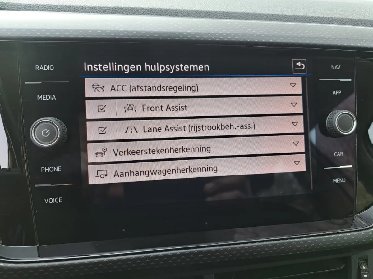 1.0 TSI Life Business 95 Pk Ecc, Apple carplay, Navigatie
