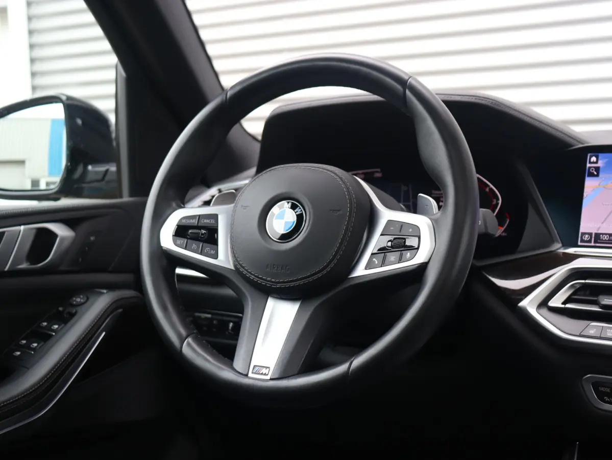 xDrive40i | High Executive | M Sportpakket | Panodak Skylounge | Trekhaak | Hi-Fi | Driving Assistant | Head-Up | Adaptief M Onderstel | 22'' LMV |
