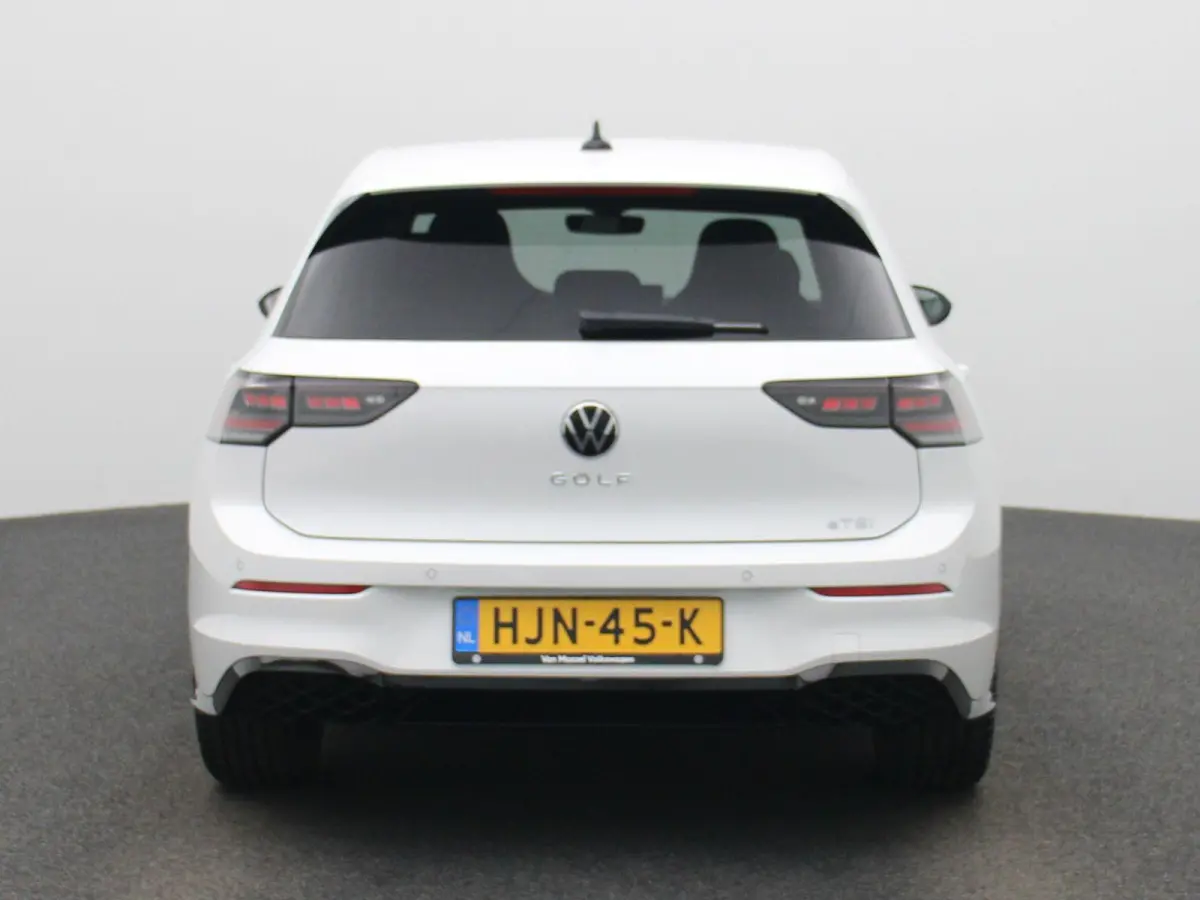 1.5 eTSI R-Line Edition 116 PK| Origineel Nederlands | 1e Eigenaar | Navigatie | 360 Camera | Stuurwielverwarming | Stoelverwarming | Sfeerverlichting