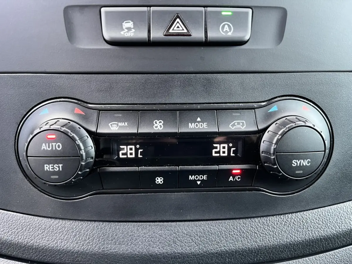 110 CDI 102pk E6 Lang DC 5p Comfort Lease €389 p/m, Airco Clima, Carplay, PDC V+A, Onderhoudshistorie aanwezig