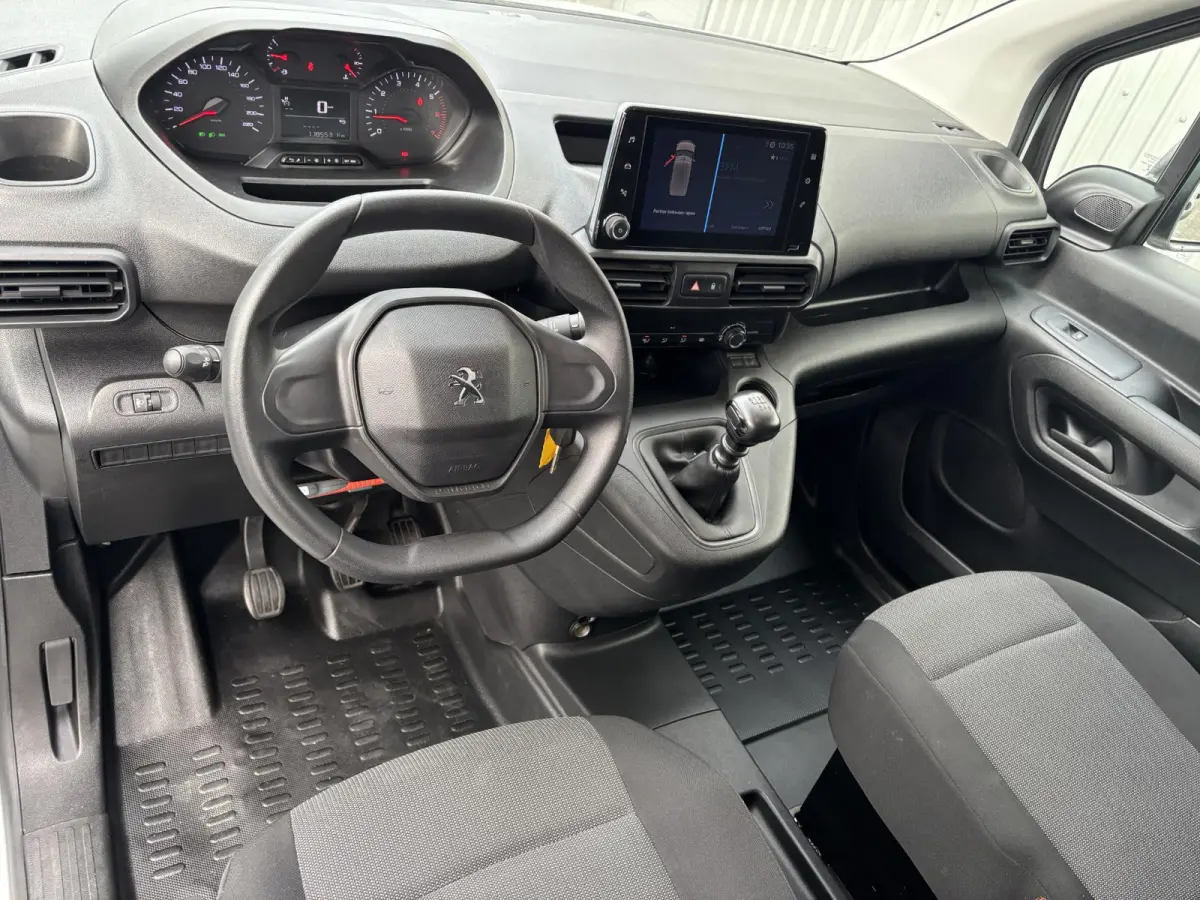 1.5 BlueHDI Premium*A/C*CRUISE*NIEUW MODEL*NAVI*
