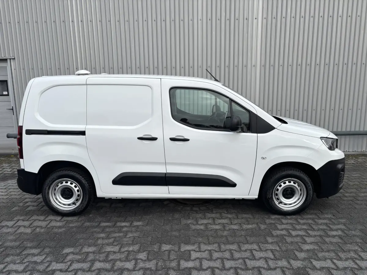 1.5 BlueHDI Premium*A/C*CRUISE*NIEUW MODEL*NAVI*