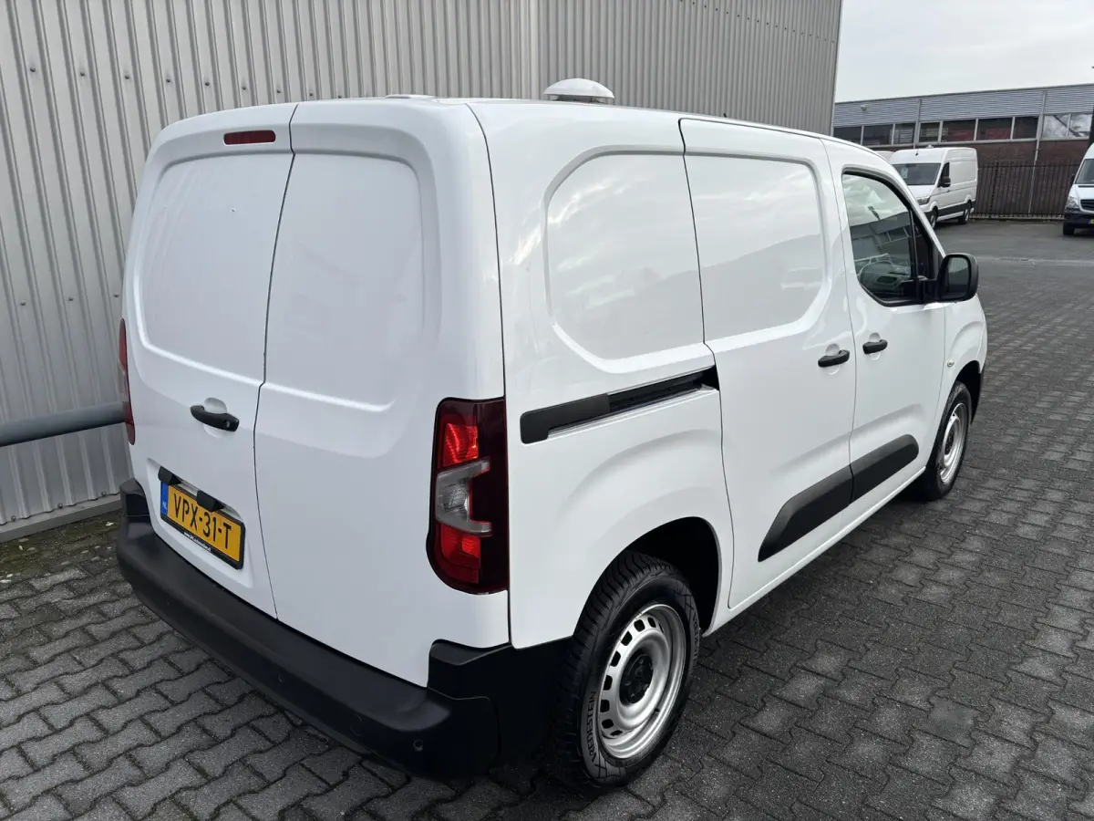 1.5 BlueHDI Premium*A/C*CRUISE*NIEUW MODEL*NAVI*