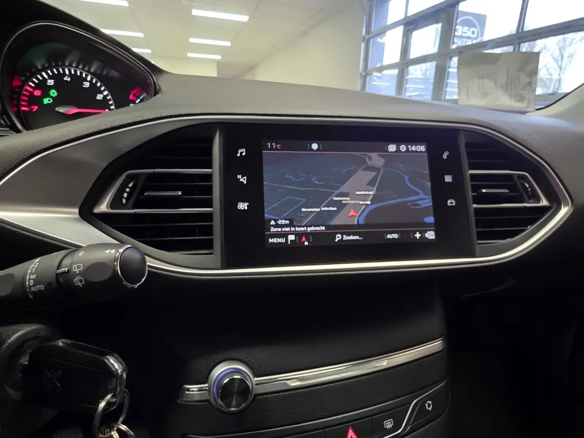 1.2 PureTech Blue Lease Premium – Panoramadak – Cruise – NAP – Ruime gezinsauto