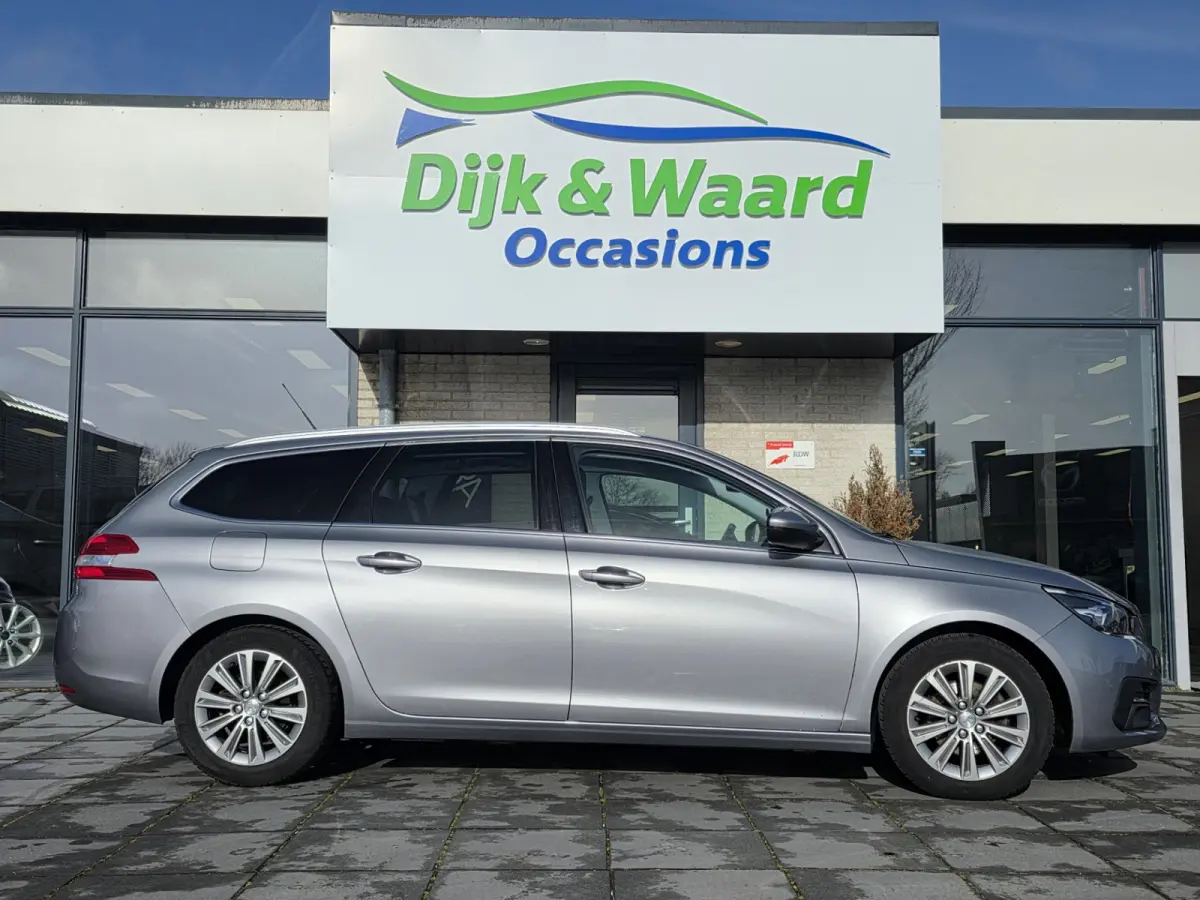 1.2 PureTech Blue Lease Premium – Panoramadak – Cruise – NAP – Ruime gezinsauto
