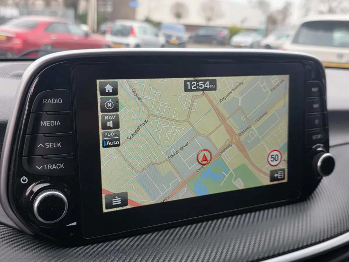 1.6 T-GDI Comfort | Met o.a. achteruitrijcamera, navigatie, airco, start/stop, DAB radio en dimlichten automatisch