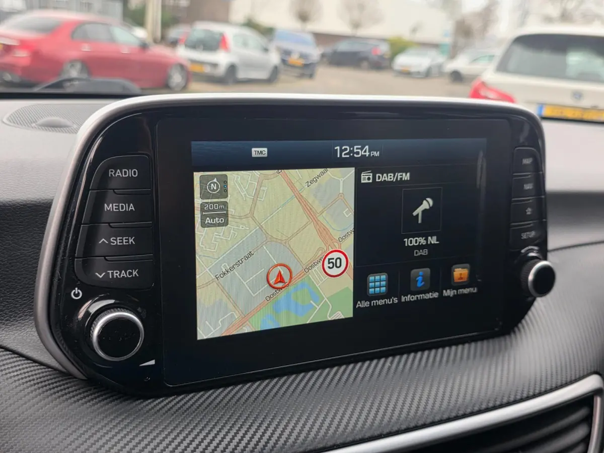 1.6 T-GDI Comfort | Met o.a. achteruitrijcamera, navigatie, airco, start/stop, DAB radio en dimlichten automatisch