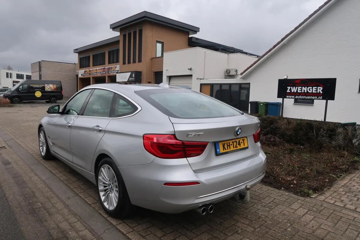 320i Aut PANORAMADAK|TREKHAAK|HEAD-UP|360CAMERA|KEYLESS|ADAPTIVE CRUISECONTROL|DEALER ONDERHOUDEN