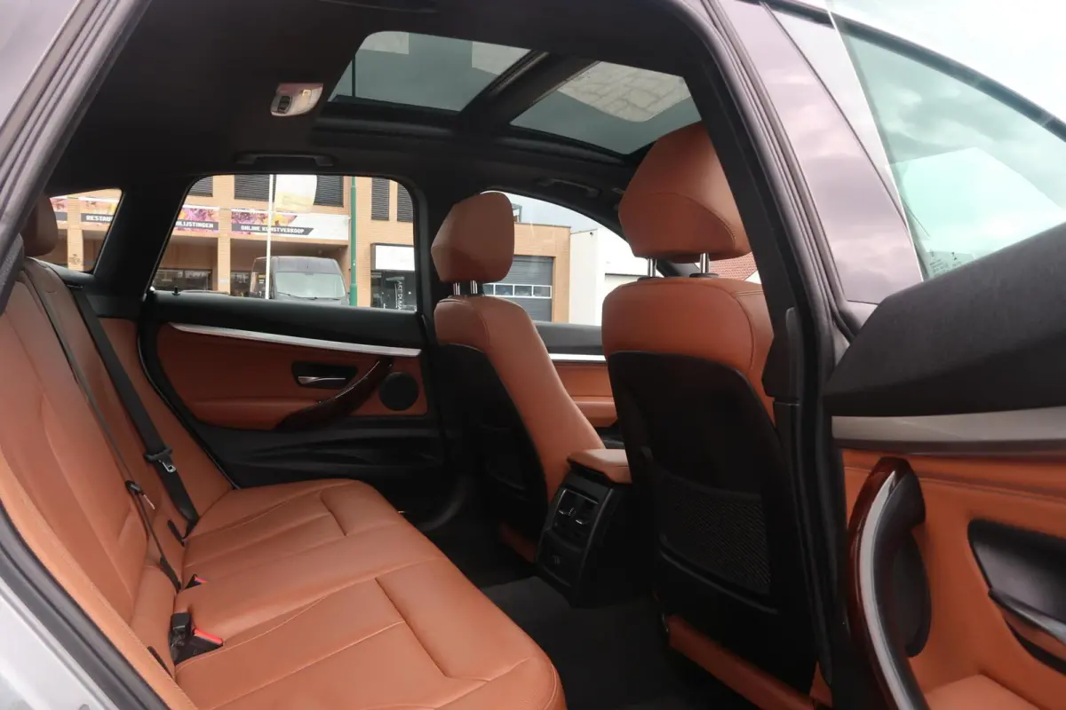 320i Aut PANORAMADAK|TREKHAAK|HEAD-UP|360CAMERA|KEYLESS|ADAPTIVE CRUISECONTROL|DEALER ONDERHOUDEN