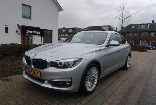 320i Aut PANORAMADAK|TREKHAAK|HEAD-UP|360CAMERA|KEYLESS|ADAPTIVE CRUISECONTROL|DEALER ONDERHOUDEN